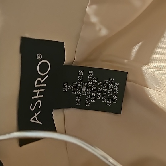 #28 NWT ASHRO 2PC SIZE 16 BEIGE/BROWN SATIN SUIT - Picture 6 of 6